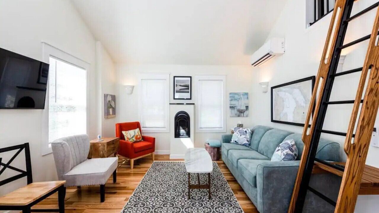 Photo of Livingroom in Paw Paw Lake