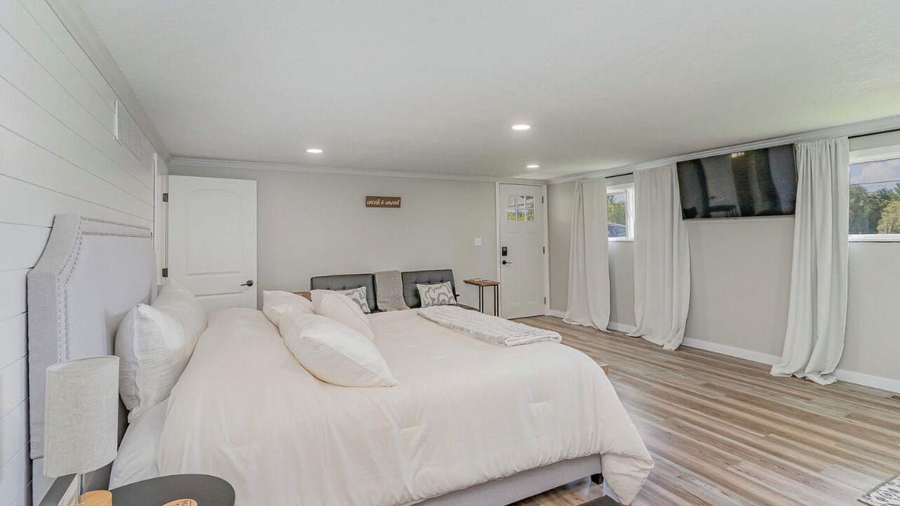 Photo of Bedroom in Clare