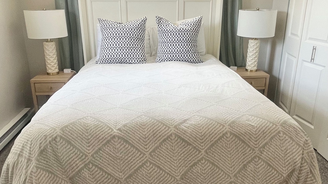 Photo of Bedroom in Whitehouse