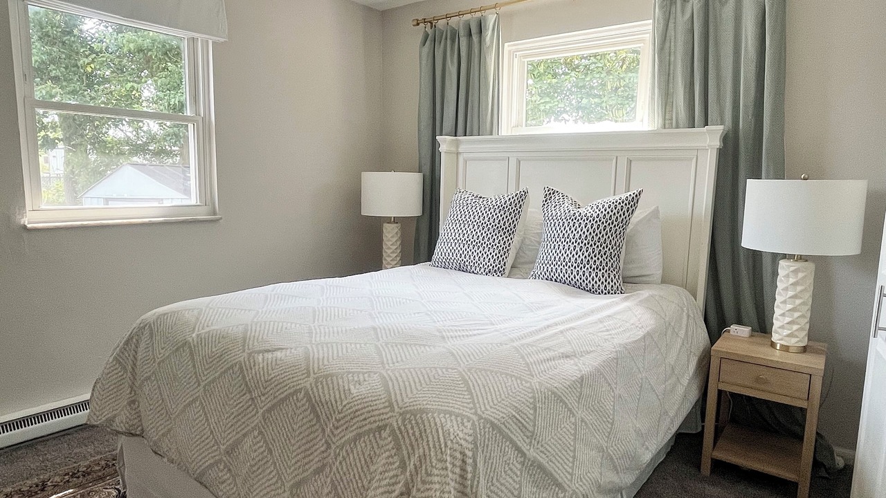 Photo of Bedroom in Whitehouse