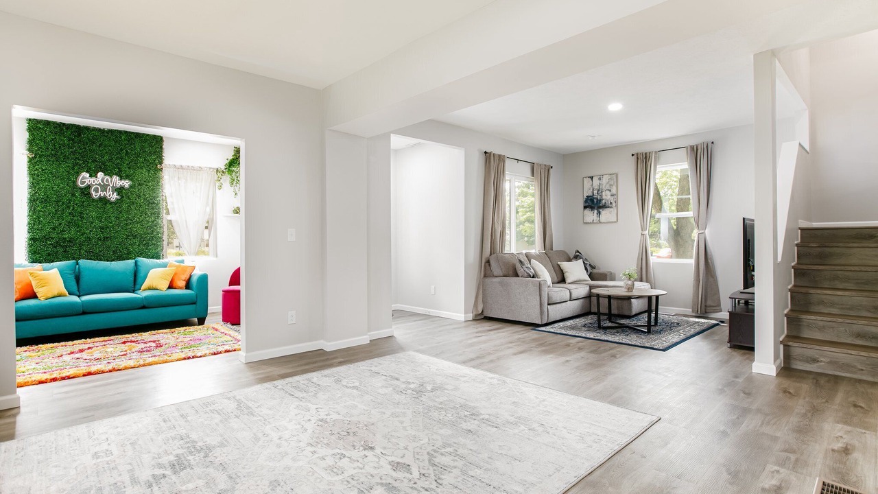 Photo of Livingroom in Near Northwest