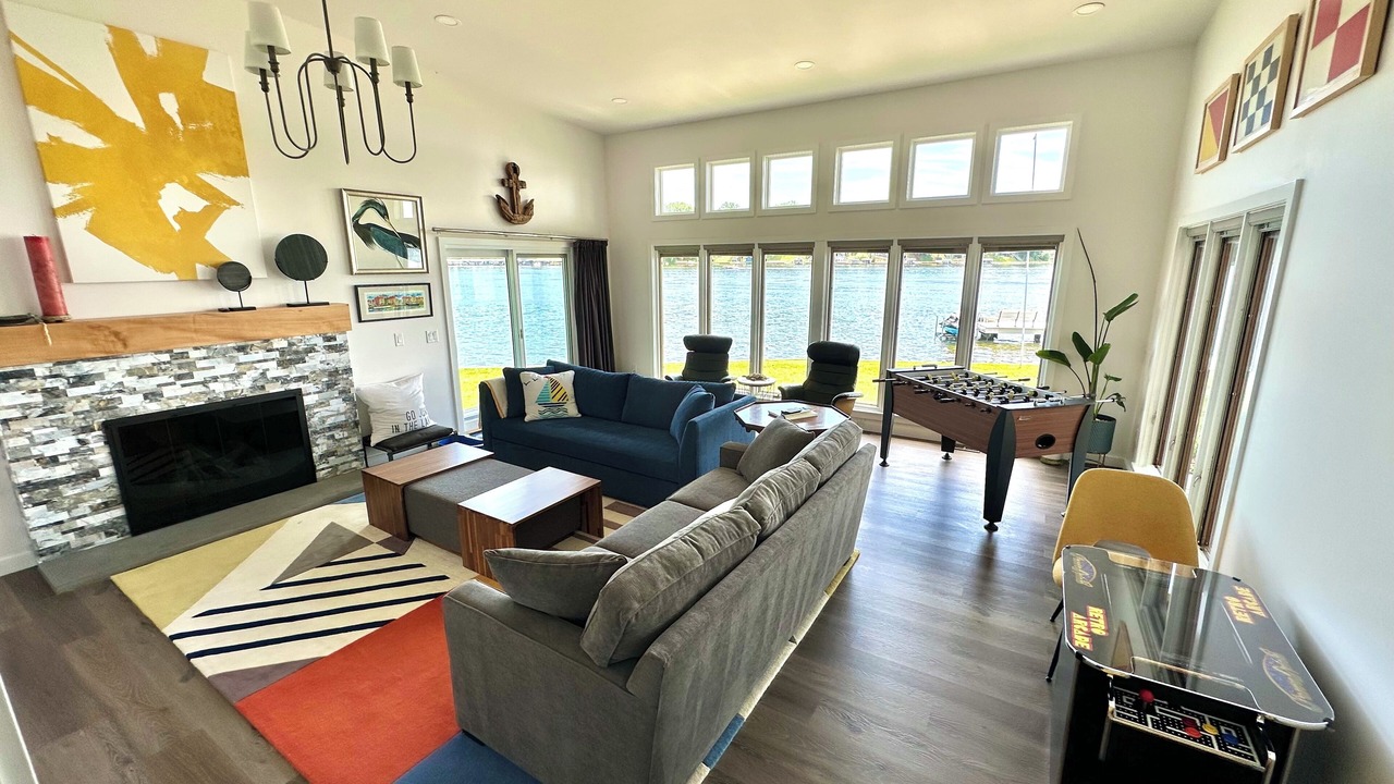 Photo of Livingroom in Paw Paw Lake