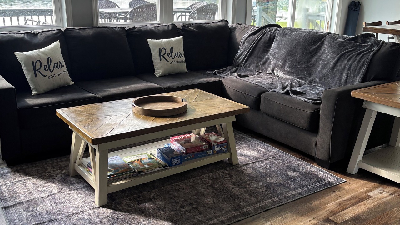 Photo of Livingroom in Ada