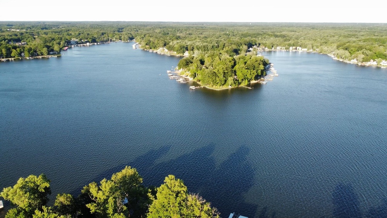 Photo of Outdoor in Paw Paw Lake