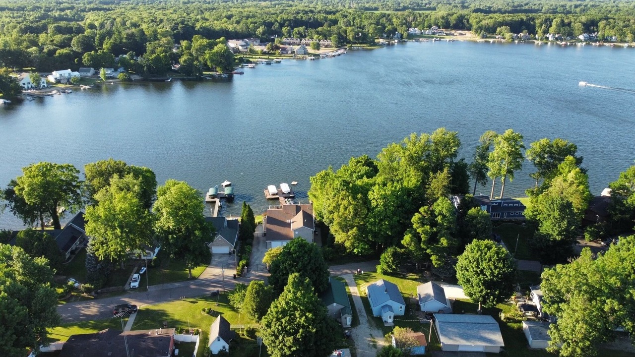 Photo of Outdoor in Paw Paw Lake