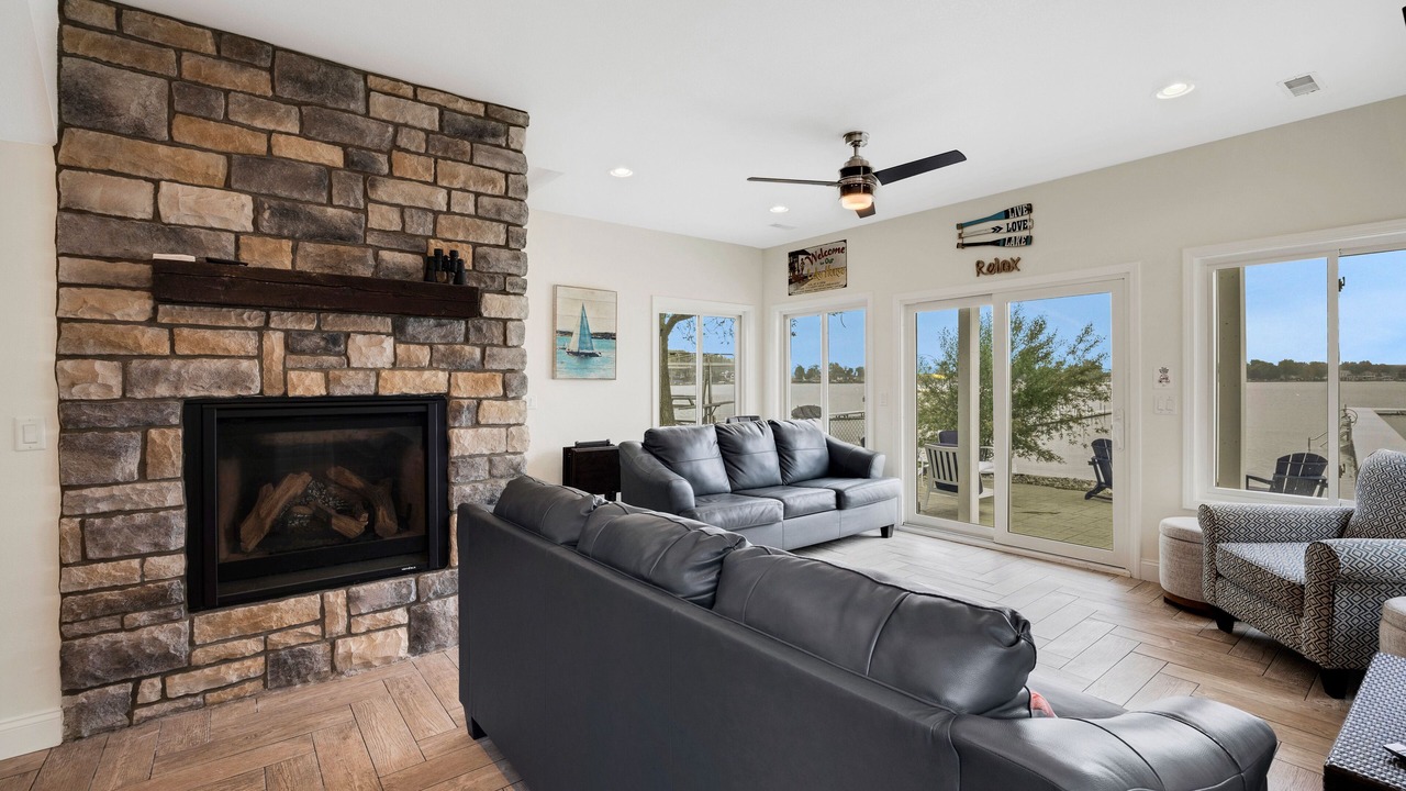Photo of Livingroom in Manitou Beach-Devils Lake