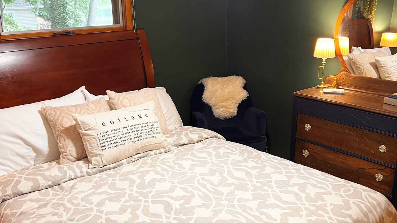 Photo of Bedroom in Cassopolis