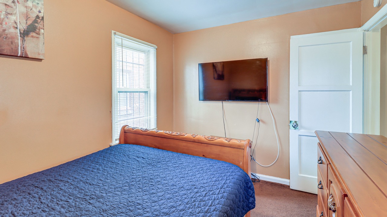 Photo of Bedroom in Detroit