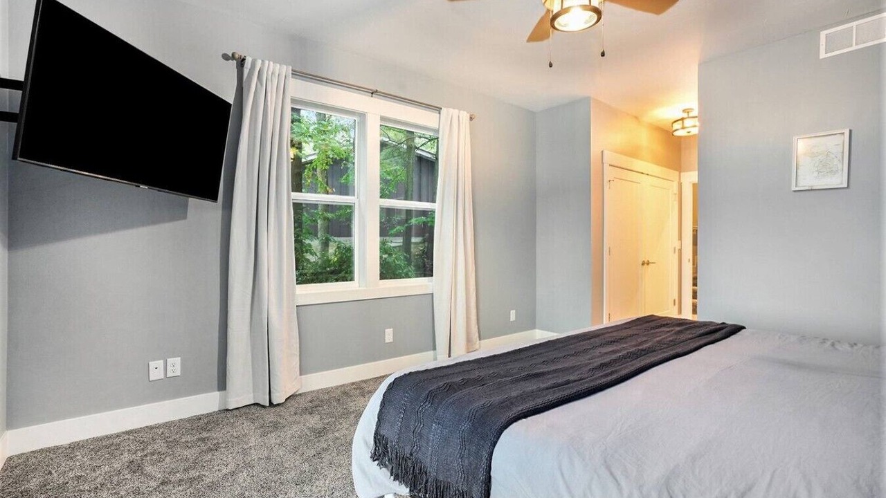 Photo of Bedroom in Smyrna