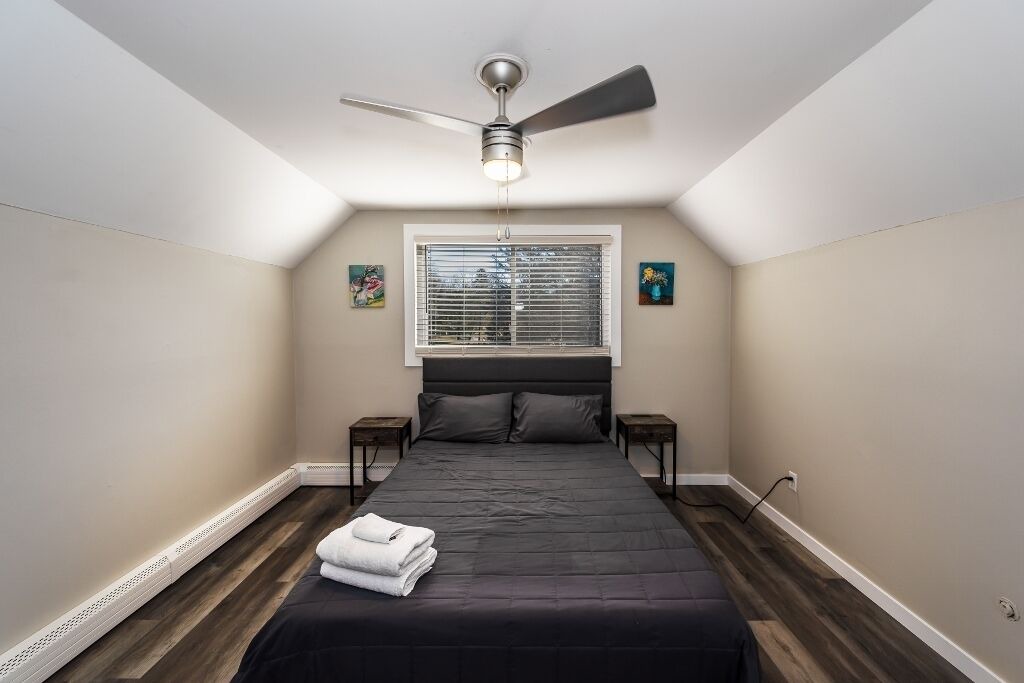 Photo of Bedroom in Wines