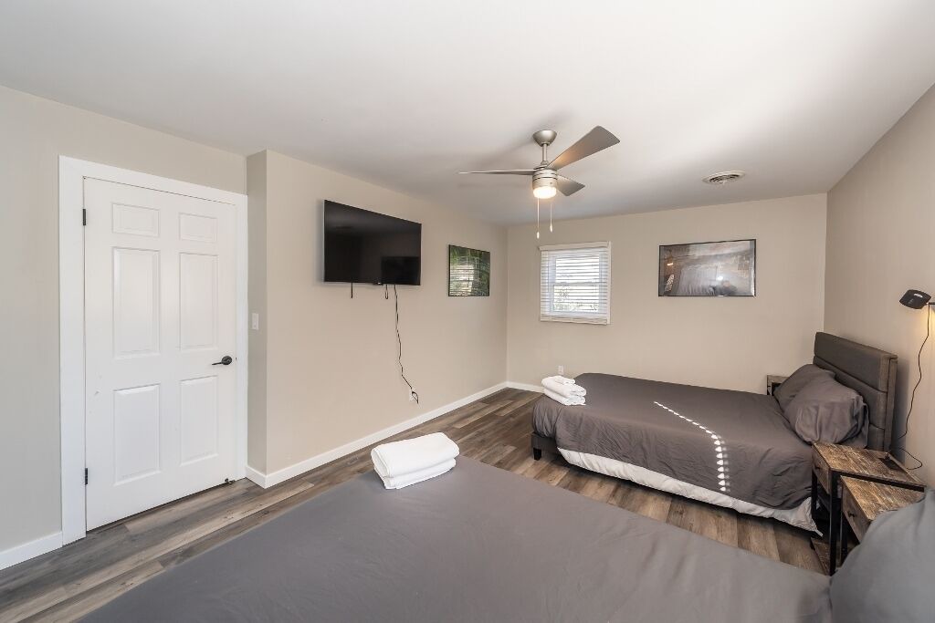 Photo of Bedroom in Wines