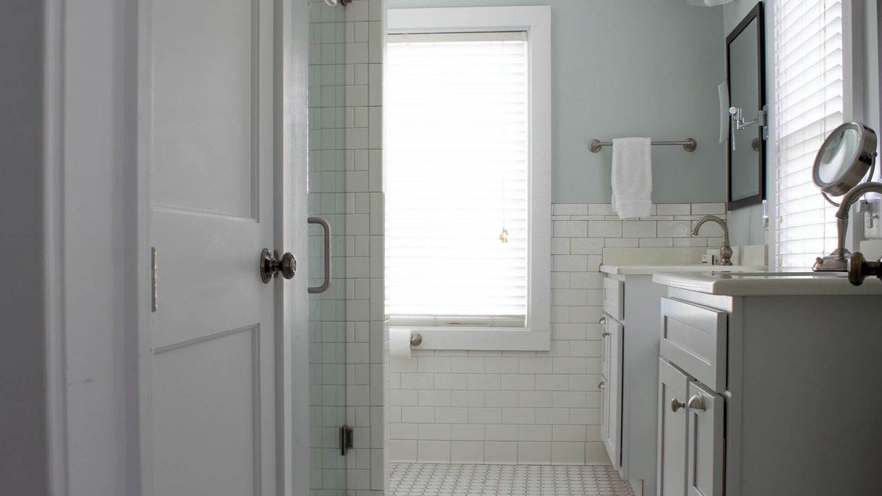 Photo of Bathroom in Lakeside