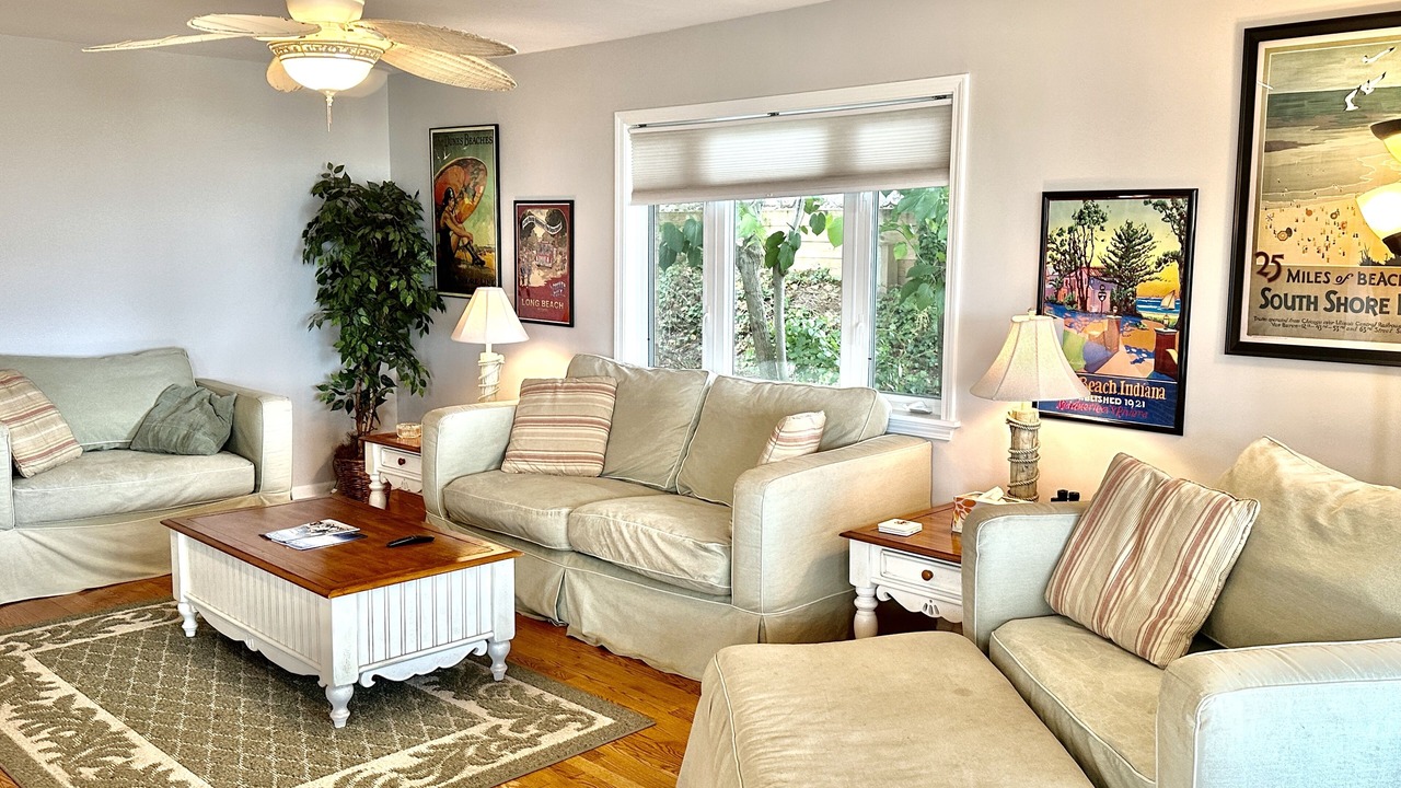 Photo of Livingroom in Long Beach