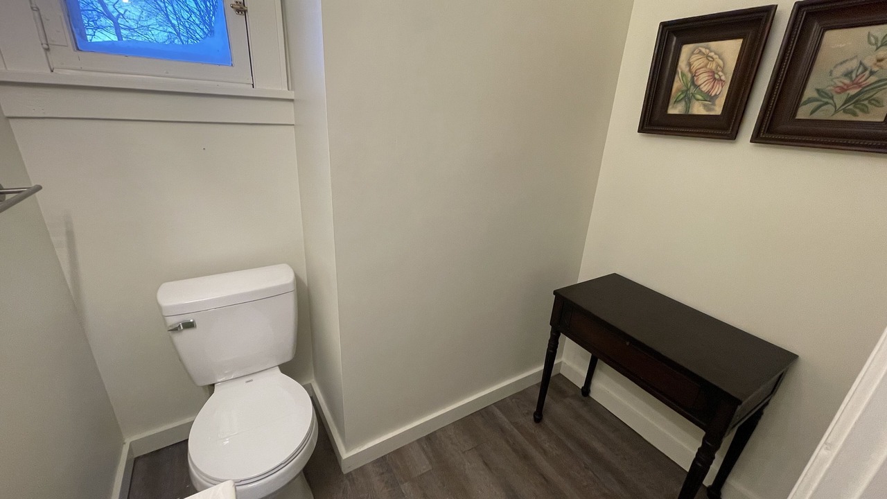 Photo of Bathroom in Niles
