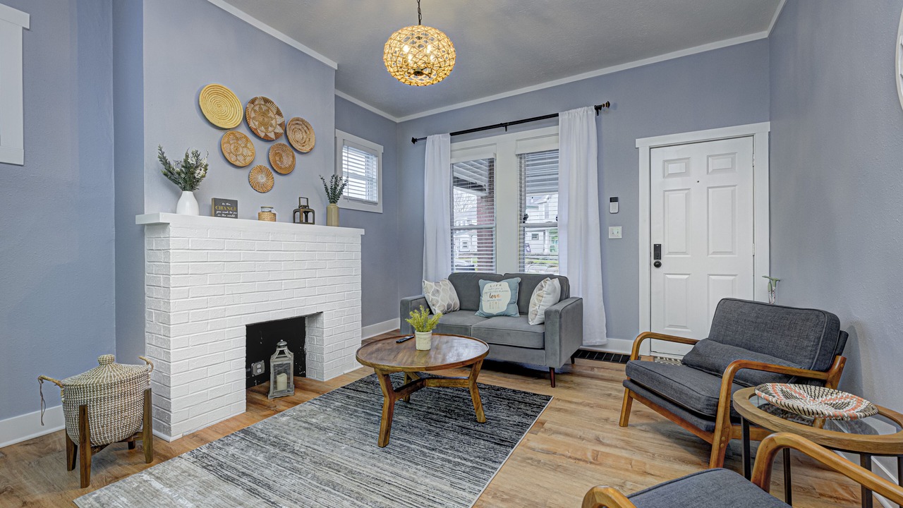 Photo of Livingroom in Near Northside