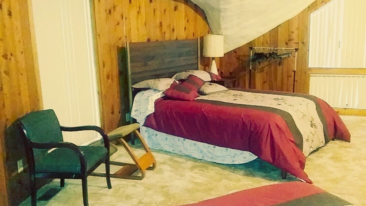 Photo of Bedroom in Lansing
