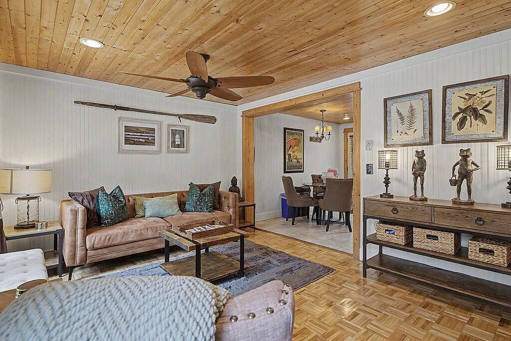 Photo of Livingroom in Saugatuck