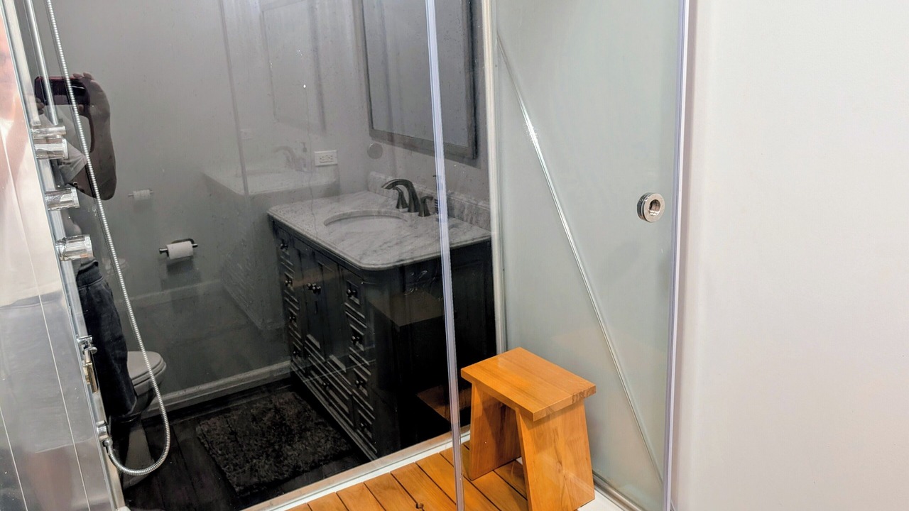 Photo of Bathroom in Babe Denny
