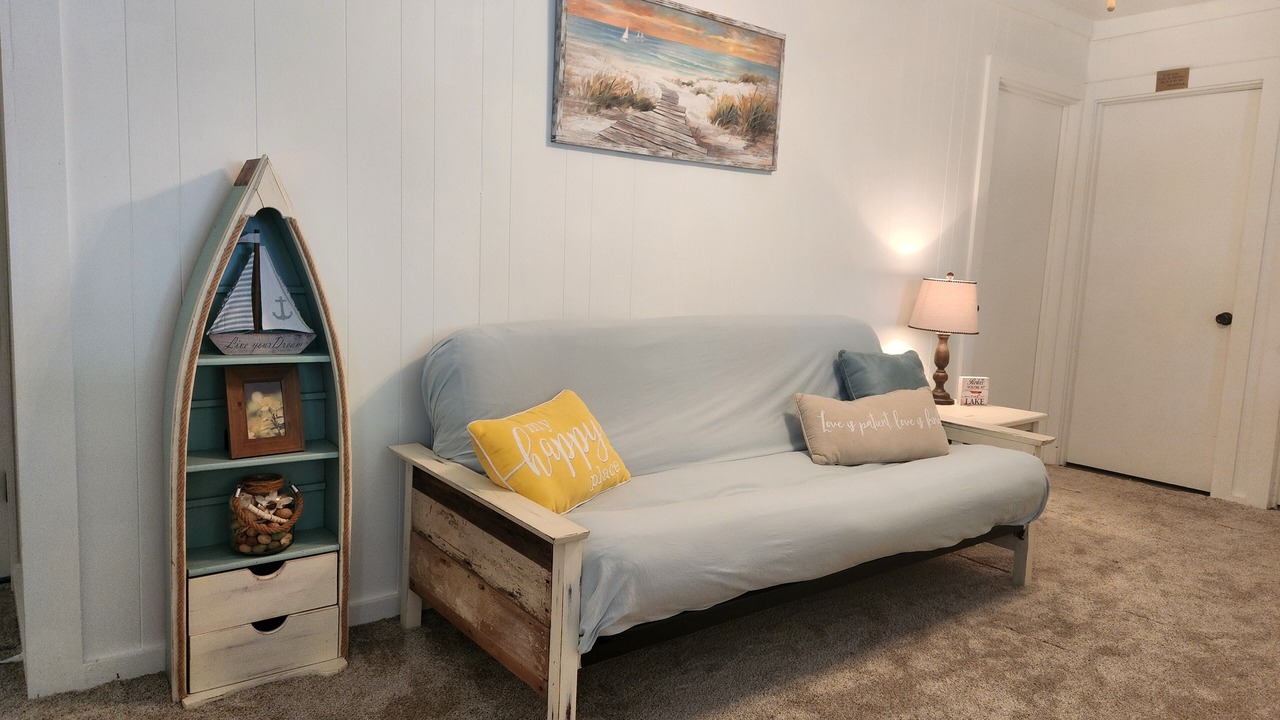 Photo of Livingroom in Monticello