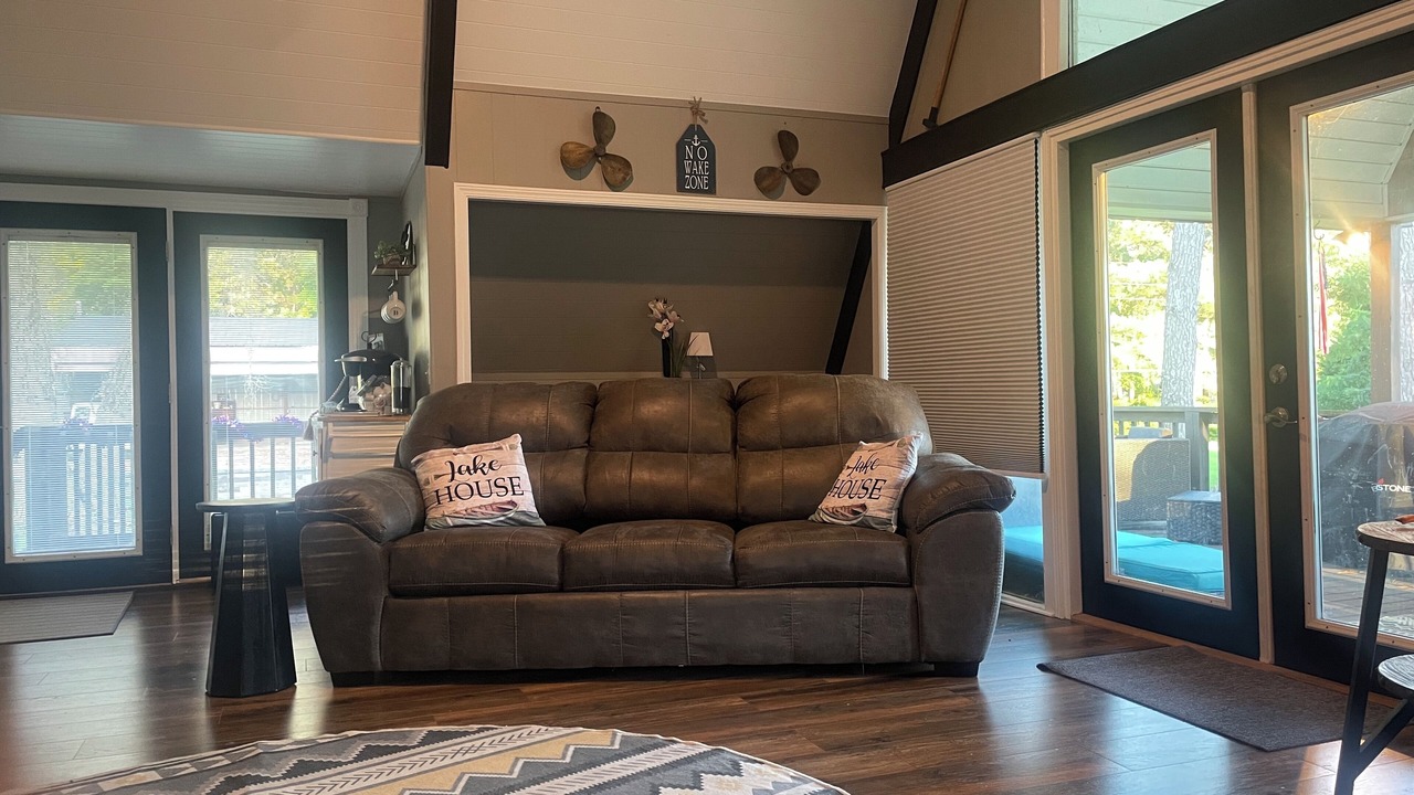 Photo of Livingroom in Springville