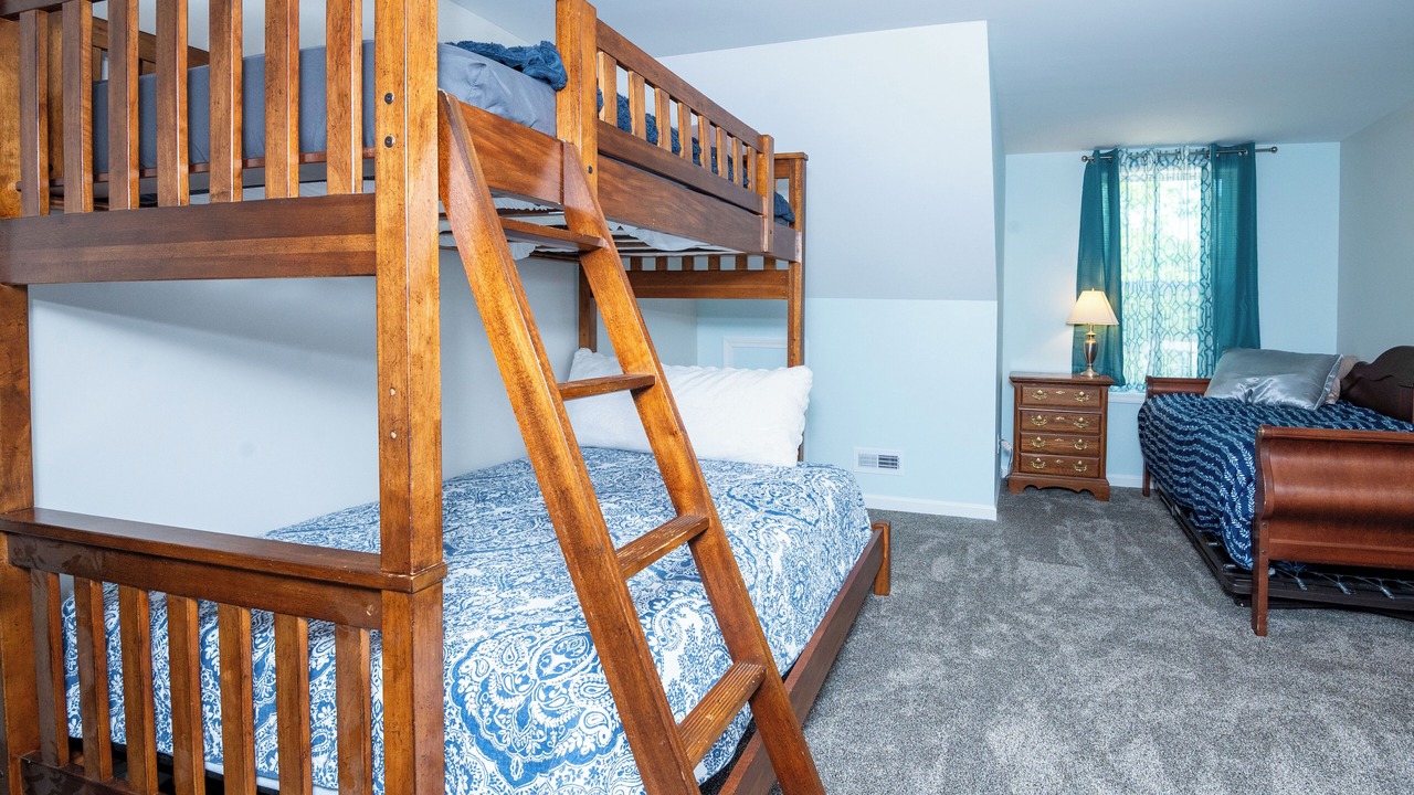 Photo of Bedroom in Sister Lakes
