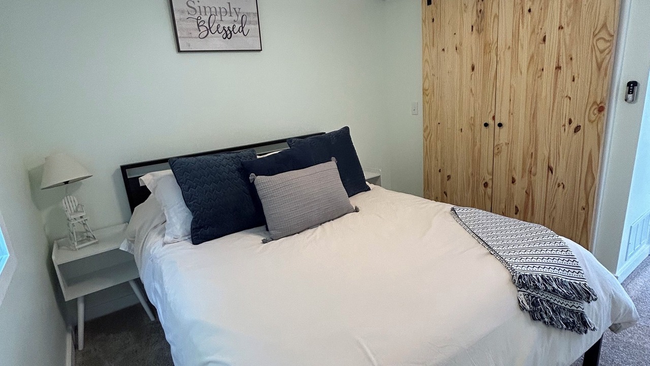 Photo of Bedroom in Spring Lake