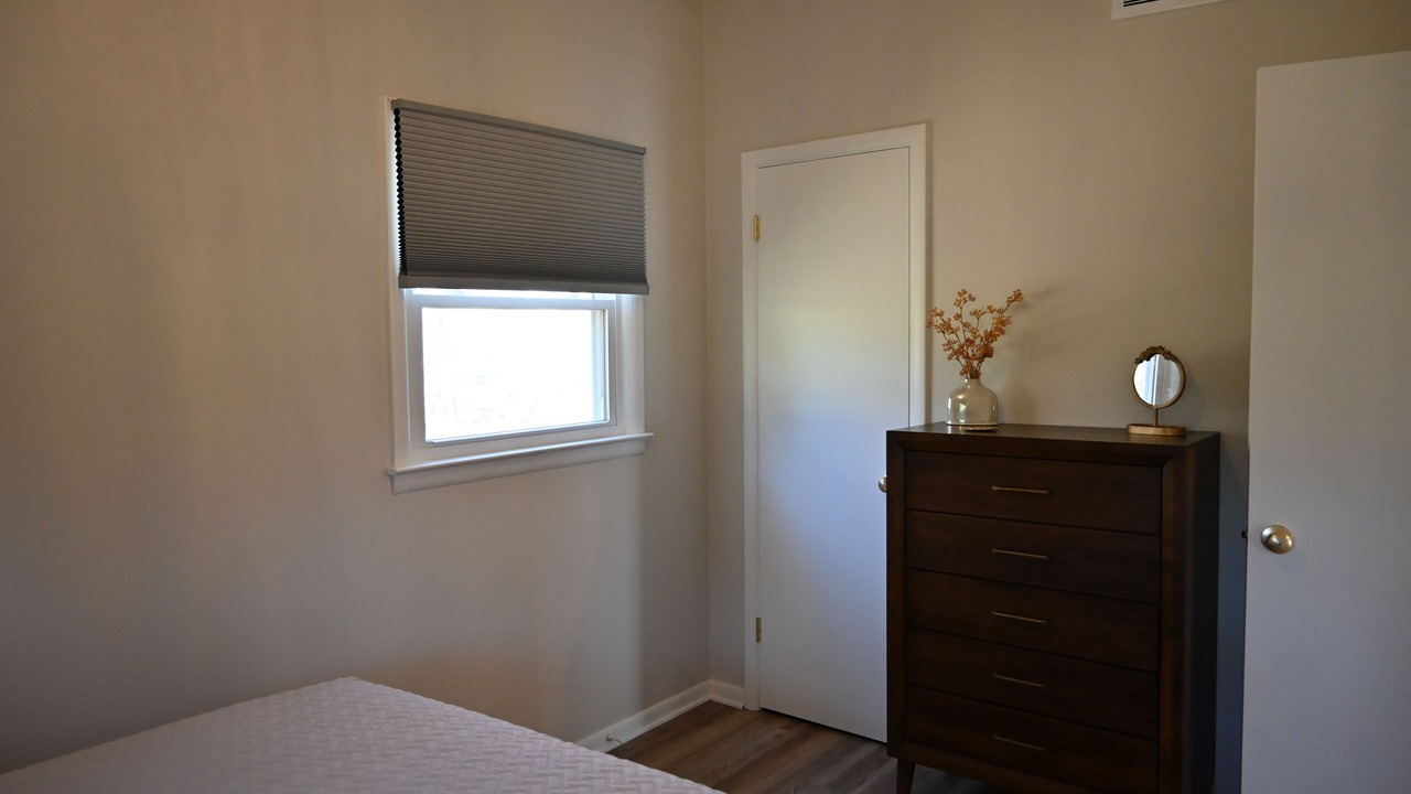 Photo of Bedroom in Lakeside