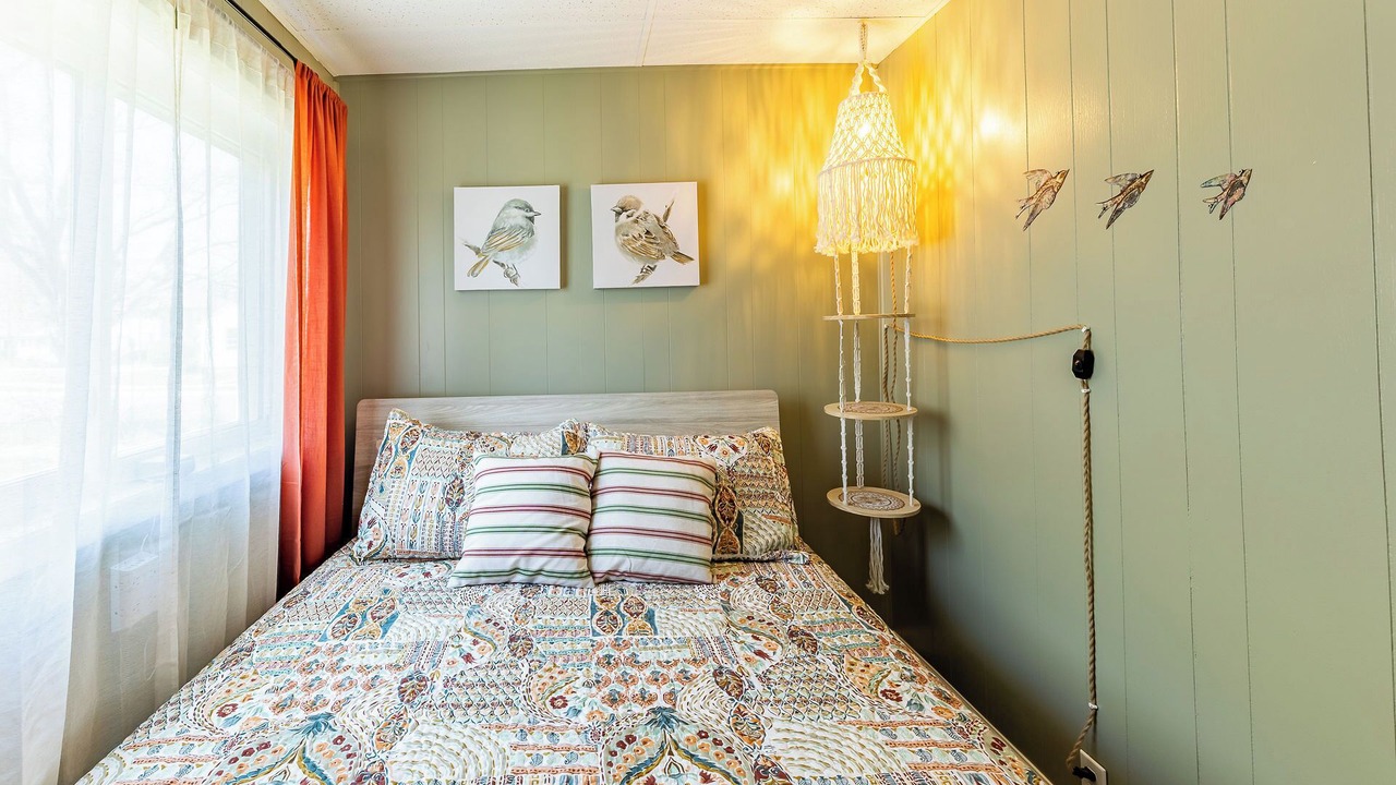 Photo of Bedroom in Lakeside