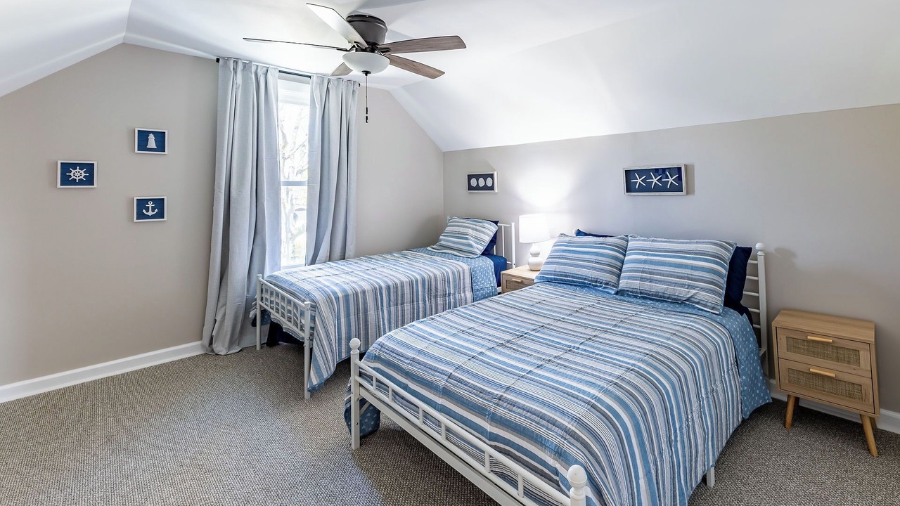 Photo of Bedroom in Lakeside