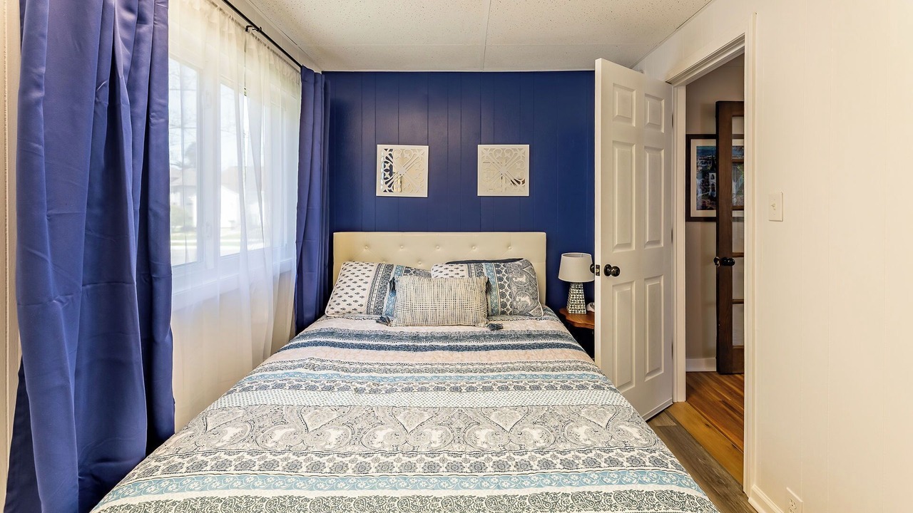 Photo of Bedroom in Lakeside