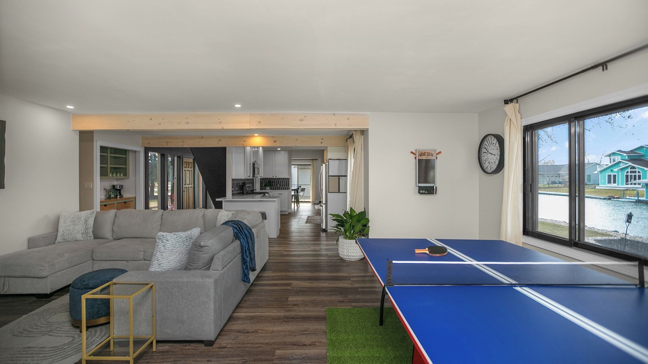 Photo of Livingroom in Simonton Lake