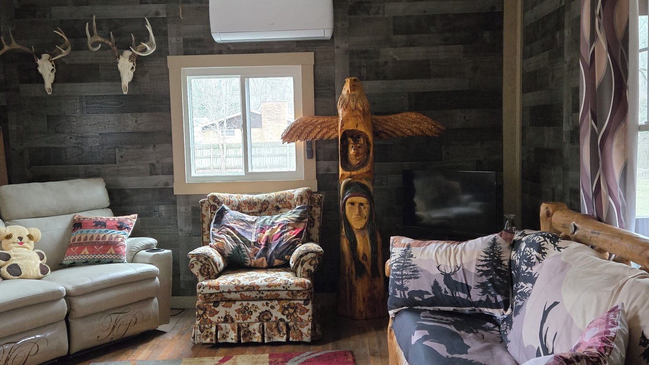 Photo of Livingroom in Winamac