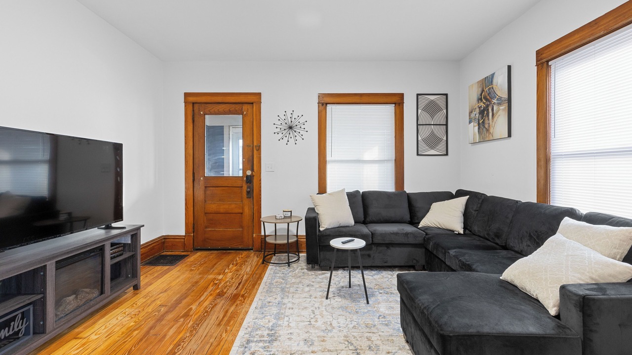 Photo of Livingroom in Creston Heights