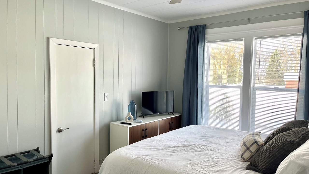 Photo of Bedroom in Paw Paw Lake