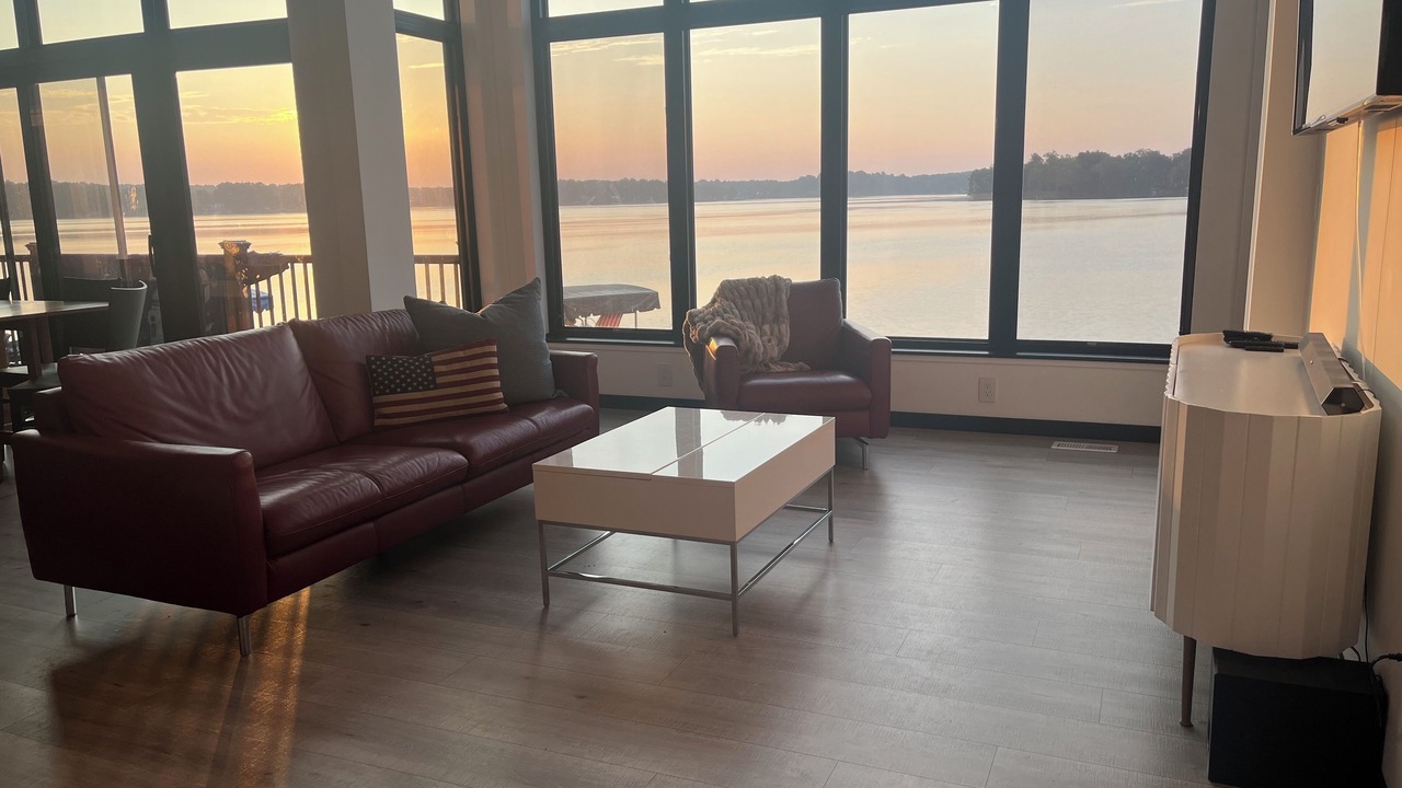 Photo of Livingroom in Cloverdale