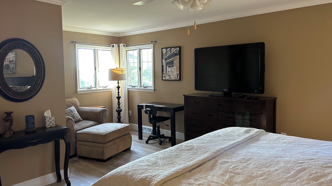 Photo of Bedroom in Wooded Estates