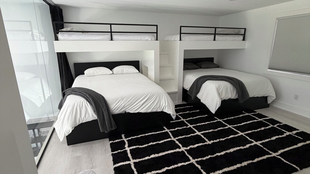 Photo of Bedroom in Lakeview