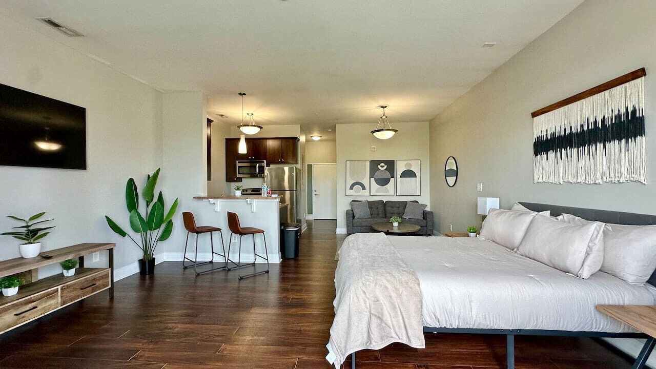 Photo of Livingroom in Cole-Noble District