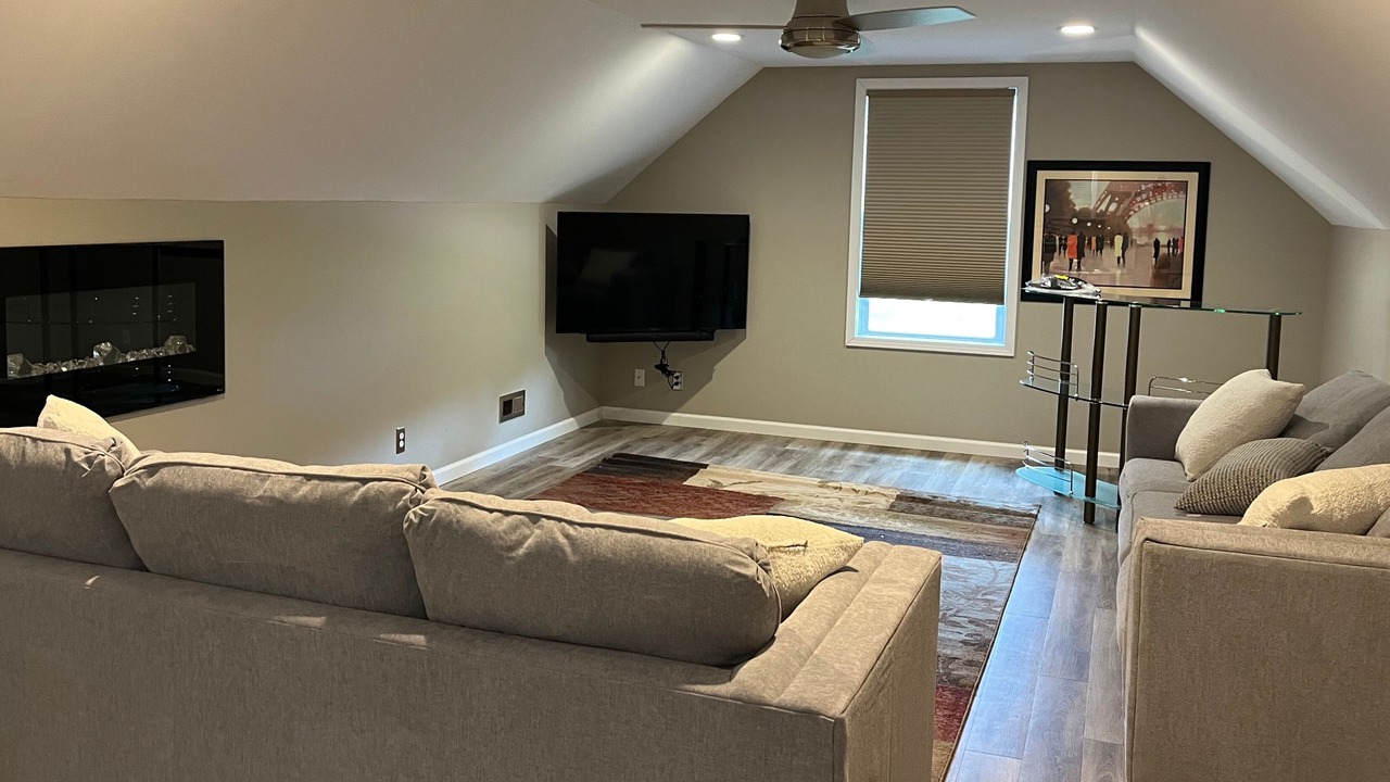 Photo of Livingroom in Norton Shores