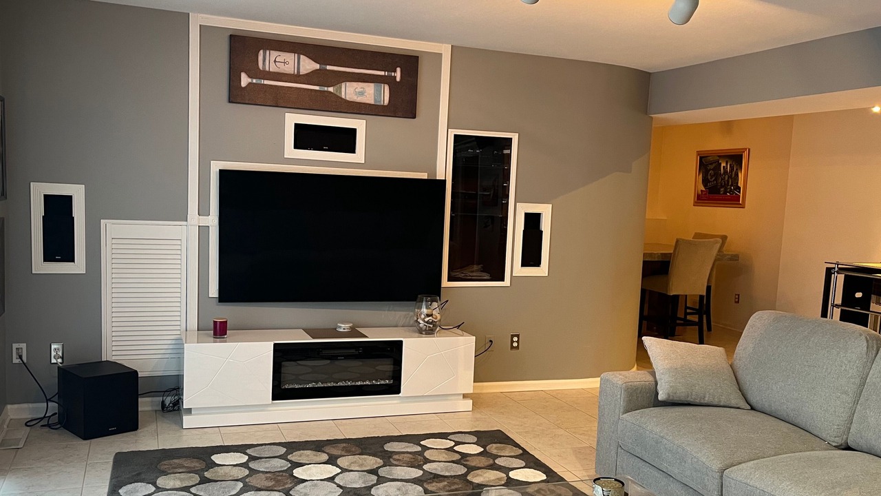Photo of Livingroom in Norton Shores