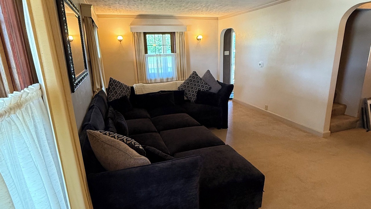 Photo of Livingroom in Yorktown