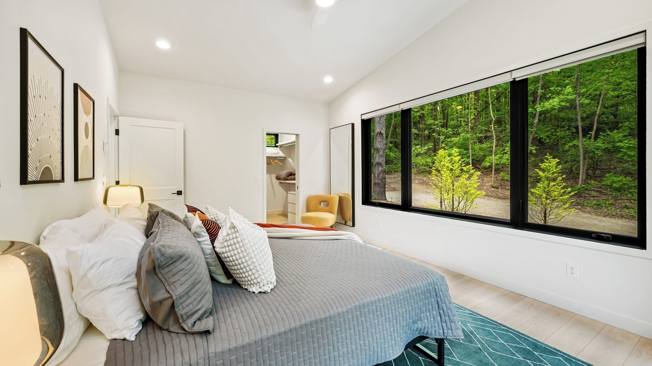 Photo of Bedroom in Niles