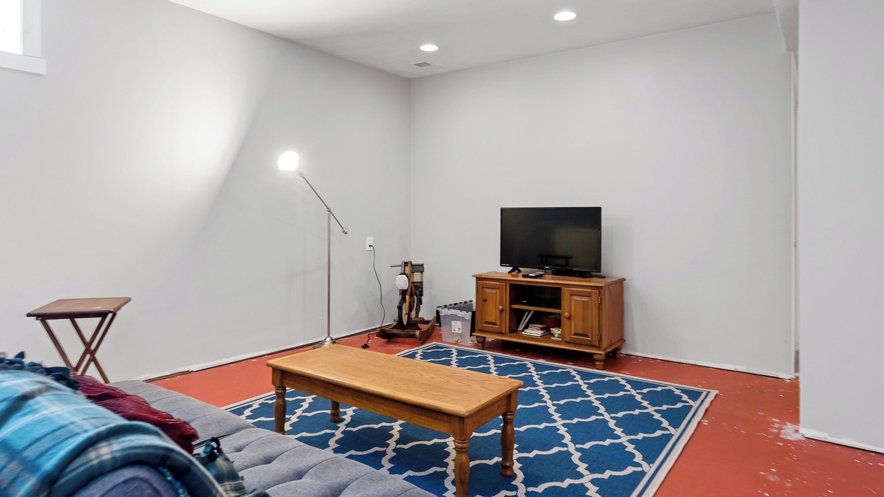 Photo of Livingroom in Spring Lake