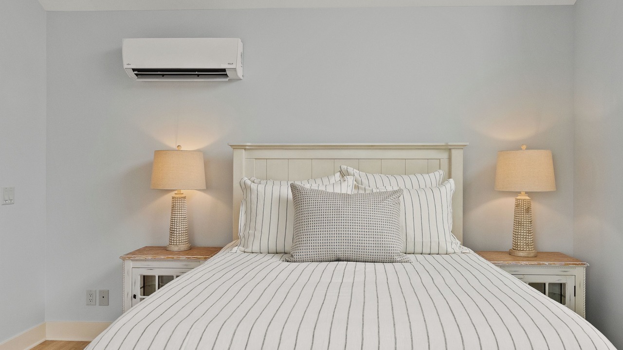 Photo of Bedroom in Spring Lake