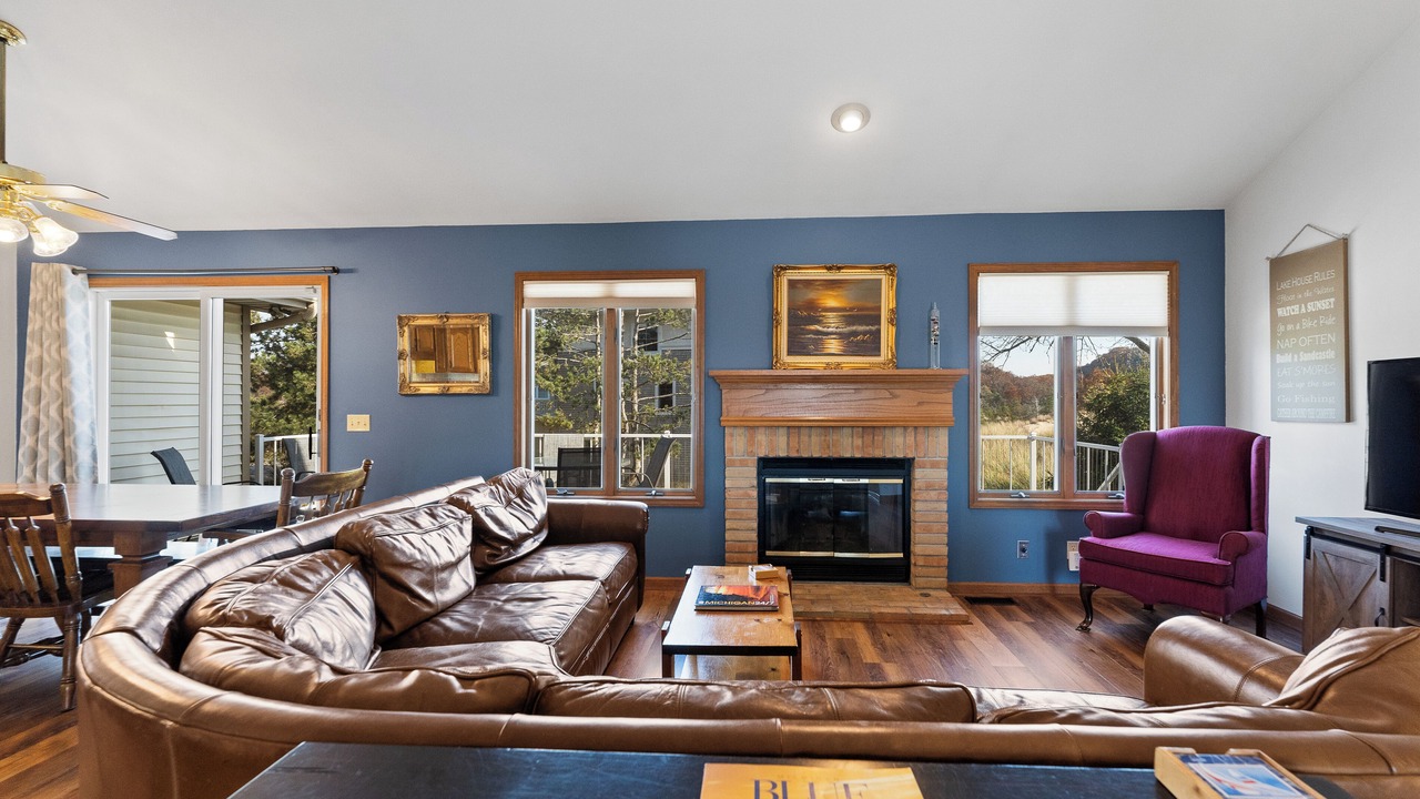 Photo of Livingroom in Spring Lake