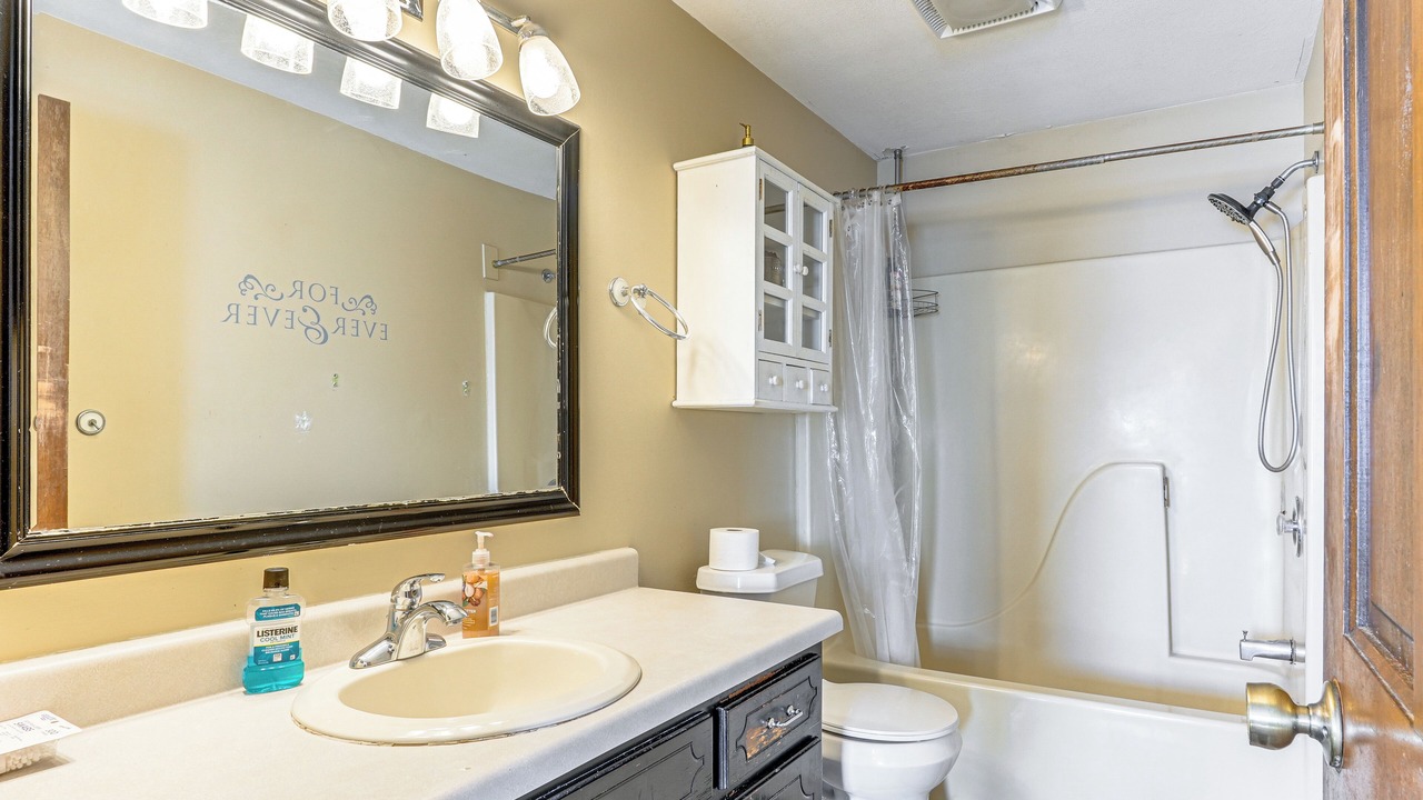 Photo of Bathroom in Laotto