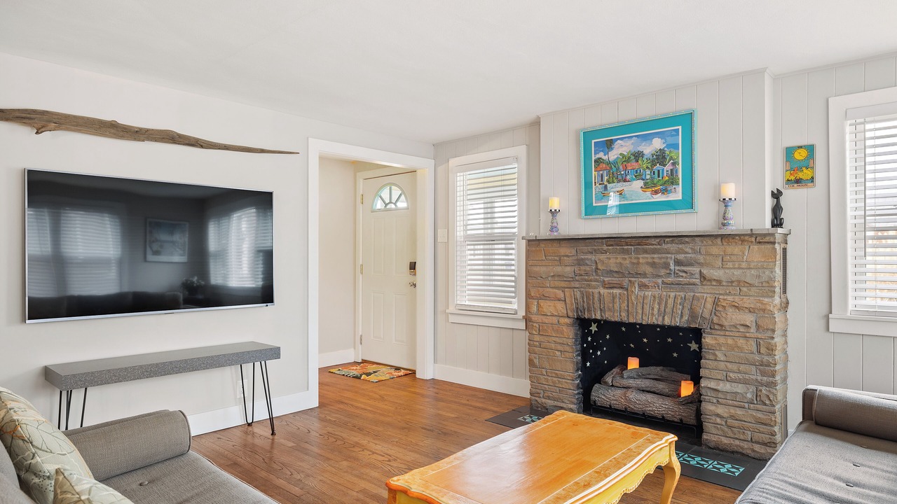 Photo of Livingroom in Michigan City