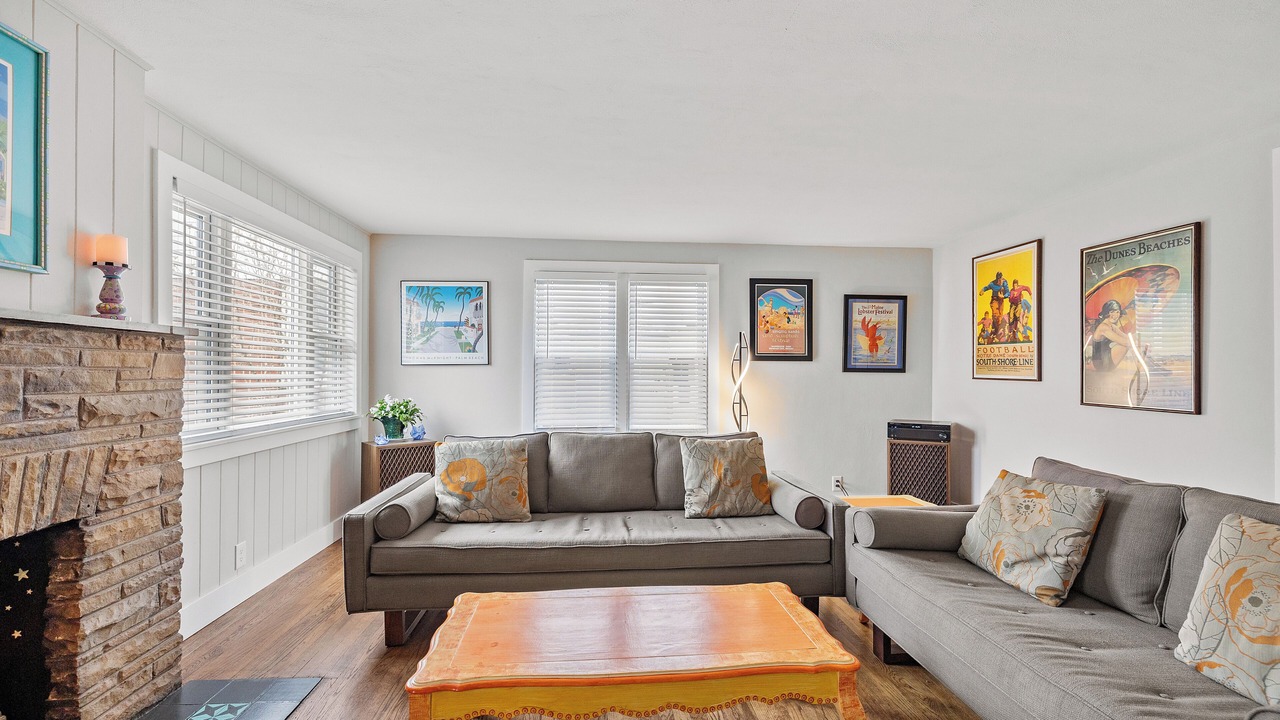 Photo of Livingroom in Michigan City