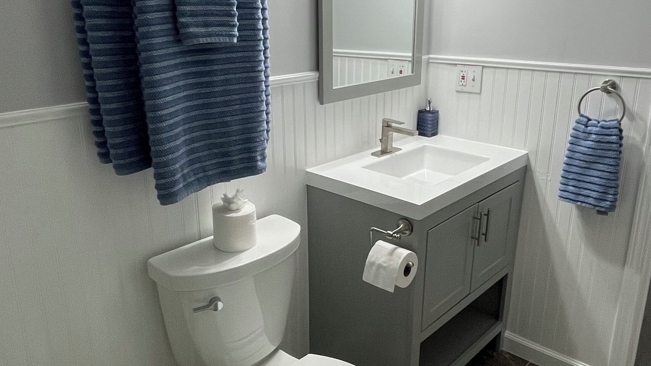 Photo of Bathroom in Lakeside