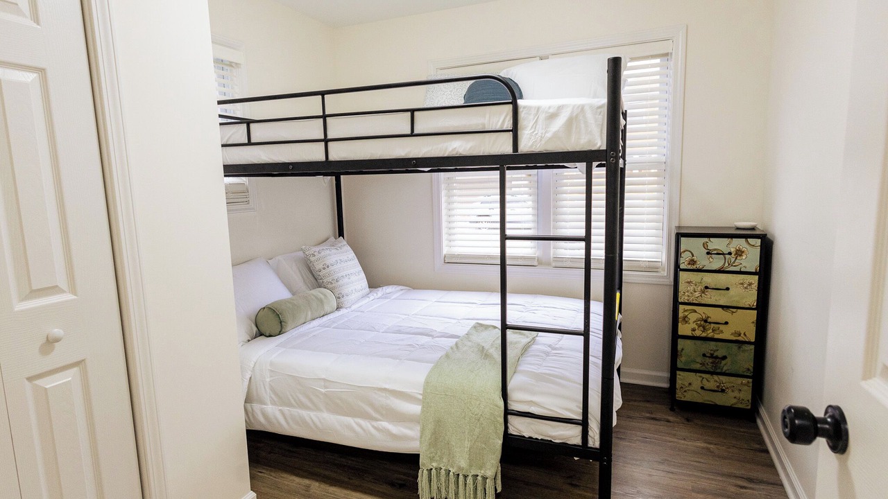 Photo of Bedroom in Miller Beach